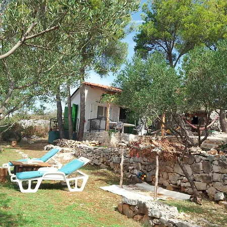 Robinson House Kata * Milna (Brac)