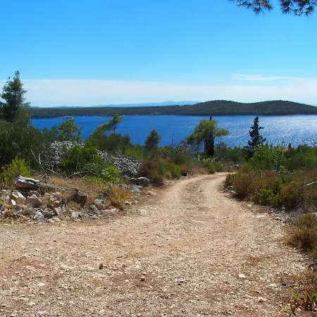 בית נופש Robinson House Kata