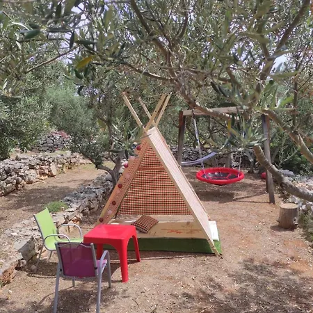 Robinson House Kata Tatil Evi