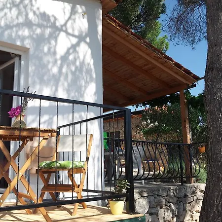 Robinson House Kata Nyaraló